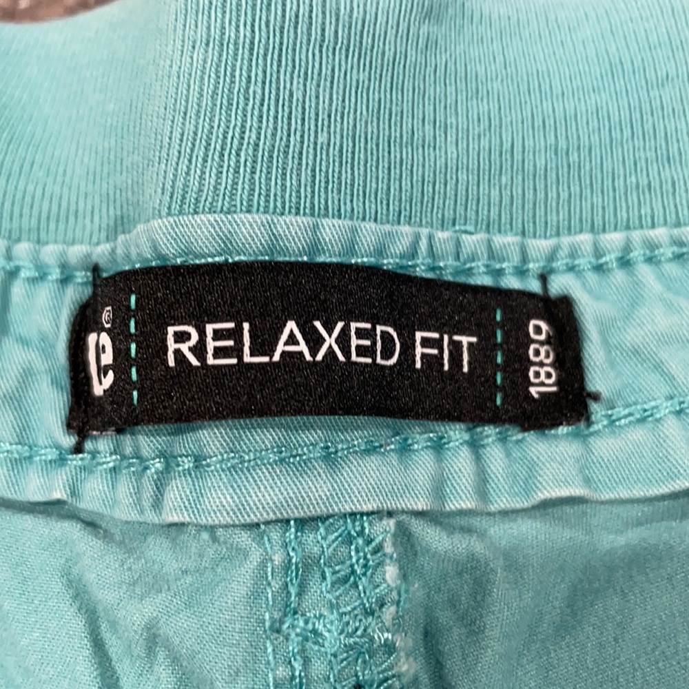Shorts - Picture 4 of 5